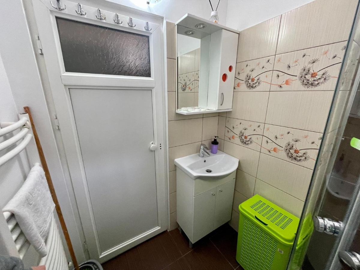 Garsoniera Moderna Parcare Internet Apartman Piteşti Kültér fotó